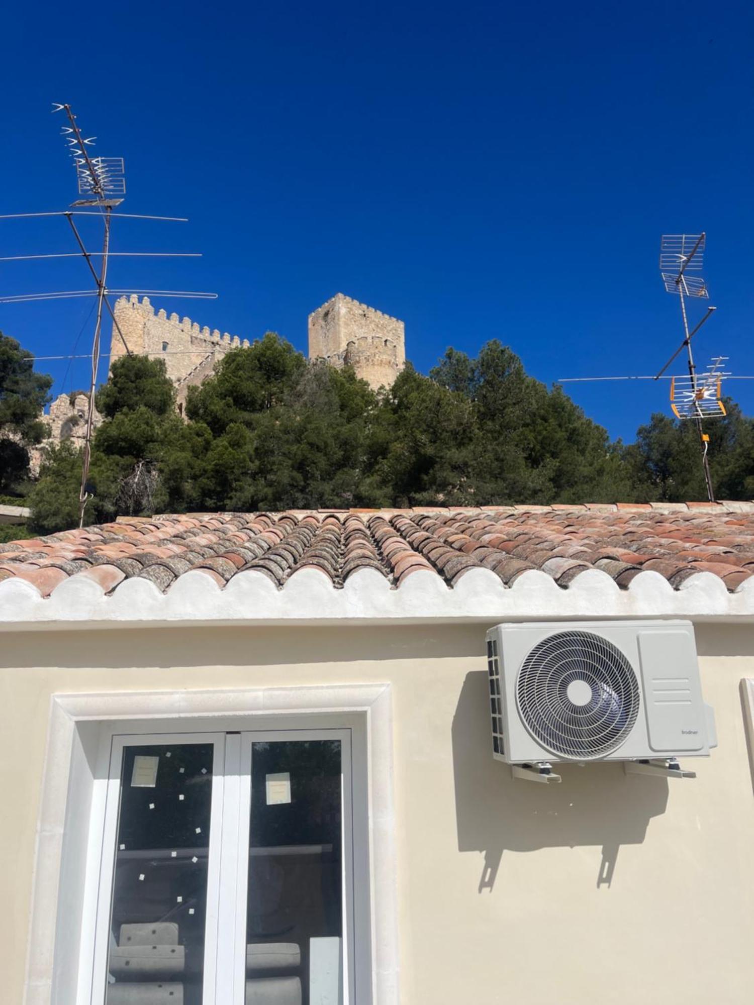 Attic Castillo Almansa Εξωτερικό φωτογραφία